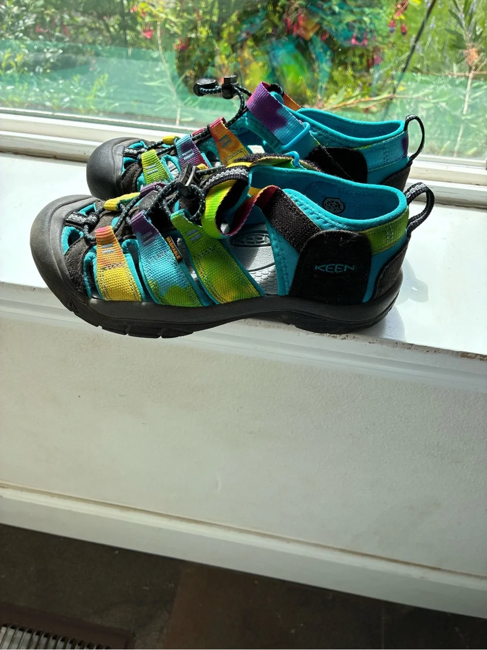 Rainbow Keens (US 4)